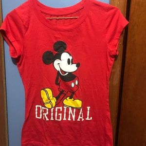 Very cute original Mickey Mouse tee !